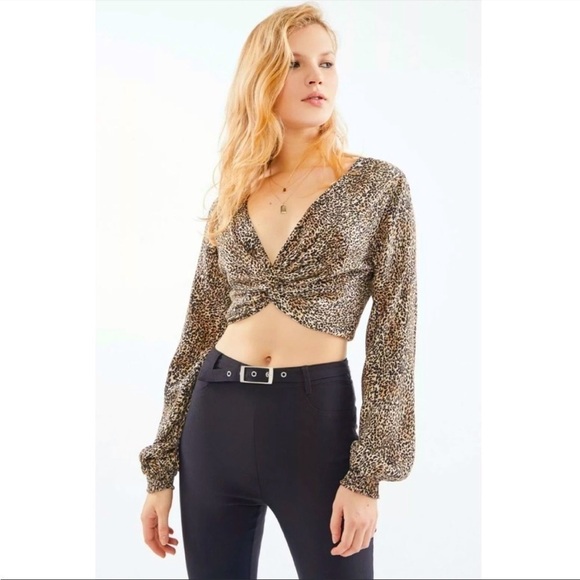 Urban Outfitters | Cheetah Twist Front Crop Top - Picture 1 of 8
